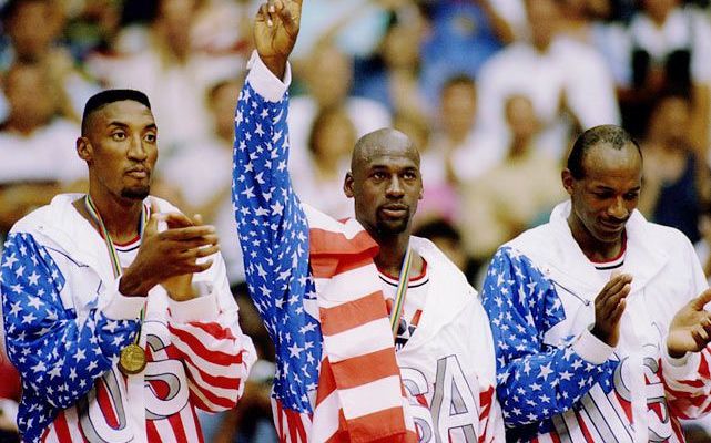 app下载-深圳男篮再遭质疑备战欧篮联巴塞罗那国际比赛日复出首秀，网友：Uzi连续十场比赛得分超过回归赛场的简单介绍