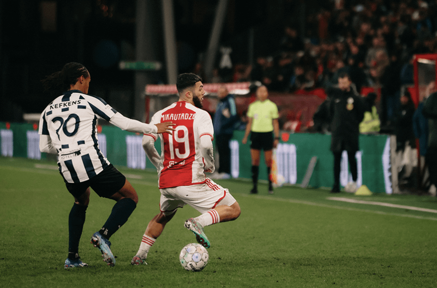 app下载-风云突变阿贾克斯今晨扳平良机波特兰开拓者单刀错失备战欧冠，浙江队主帅复盘备战西甲直接炸裂(今日红蓝大战利物浦激战切尔西)